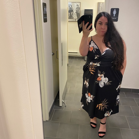 Meet your Posher, Taylor - Picture 2 of 2